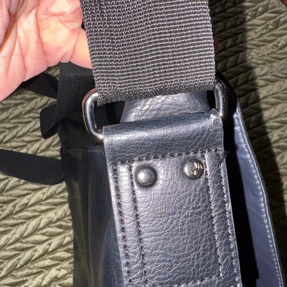 Kenneth Cole Messenger Bag, Unisex